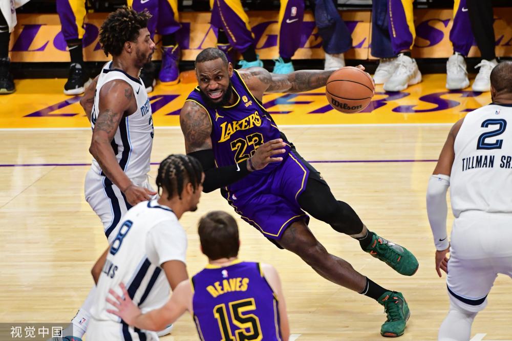 在这场激烈 在这场激烈