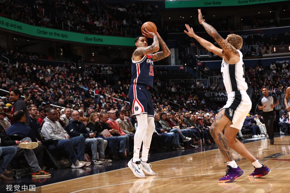 住两位年轻 住两位年轻